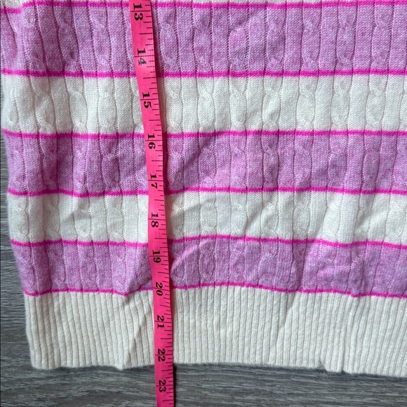 NEW J Crew Cable-knit cashmere crewneck sweater with shoulder buttons Medium - Picture 9 of 10